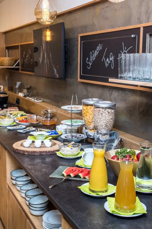 Fruhstucksbuffet Weisses Rossl Wirtshaus Hotel Muhldorf Wachau5