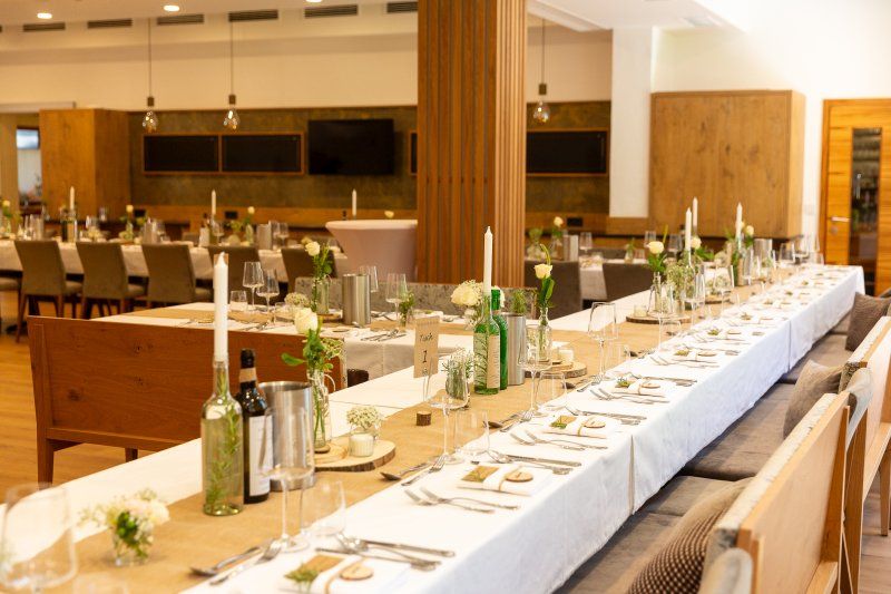 Smaragd Saal Weisses Rossl Wirtshaus  Hotel Muhldorf Wachau