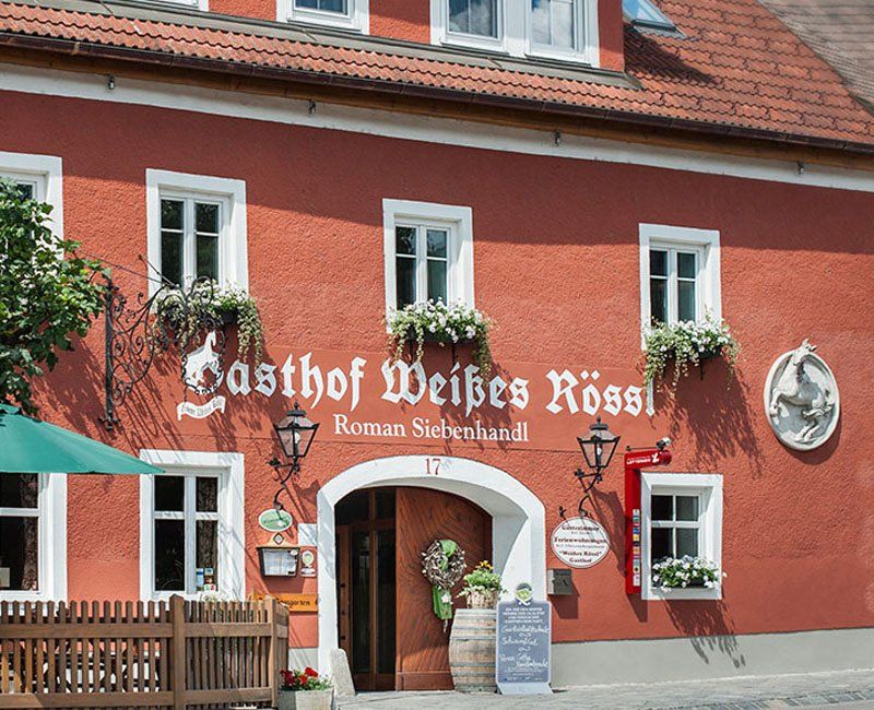 images/Panel_Slider/Ansicht-Weisses-Rossl-Wirtshaus--Hotel-Muhldorf-Wachau.jpg