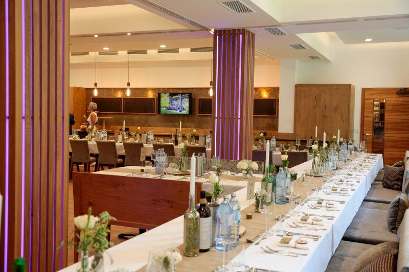 Smaragd Saal Weisses Rossl Wirtshaus  Hotel Muhldorf Wachau6