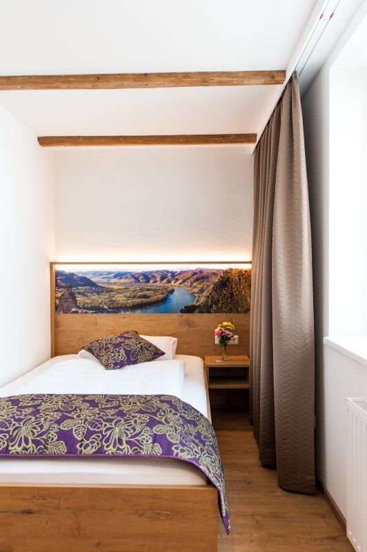 Einzelzimmer Weisses Rossl Wirtshaus  Hotel Muhldorf Wachau